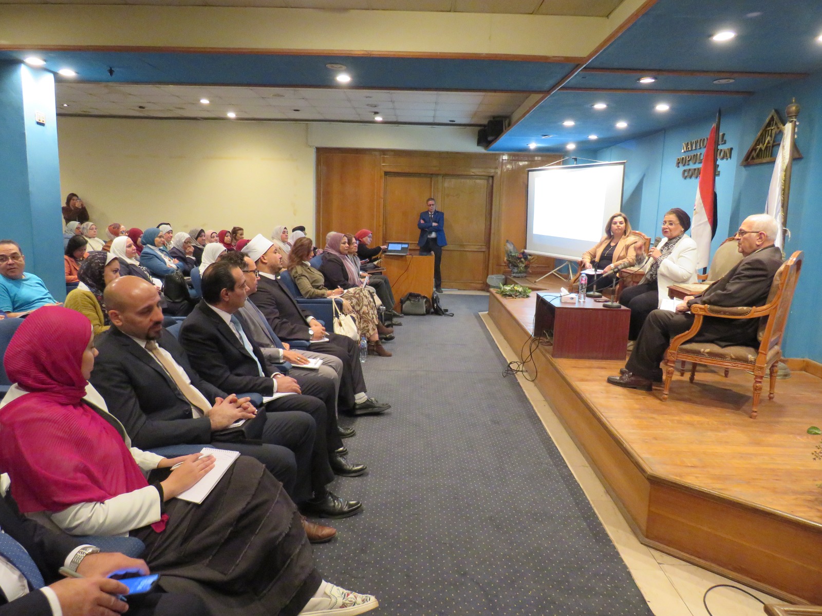 نائب وزير الصحة تشارك في افتتاح ورشة عمل تشاورية لتقييم التقدم وتعزيز القدرات المؤسسية للخطة التنفيذية الثانية للاستراتيجية الوطنية للسكان والتنمية (2023_2030 ) 