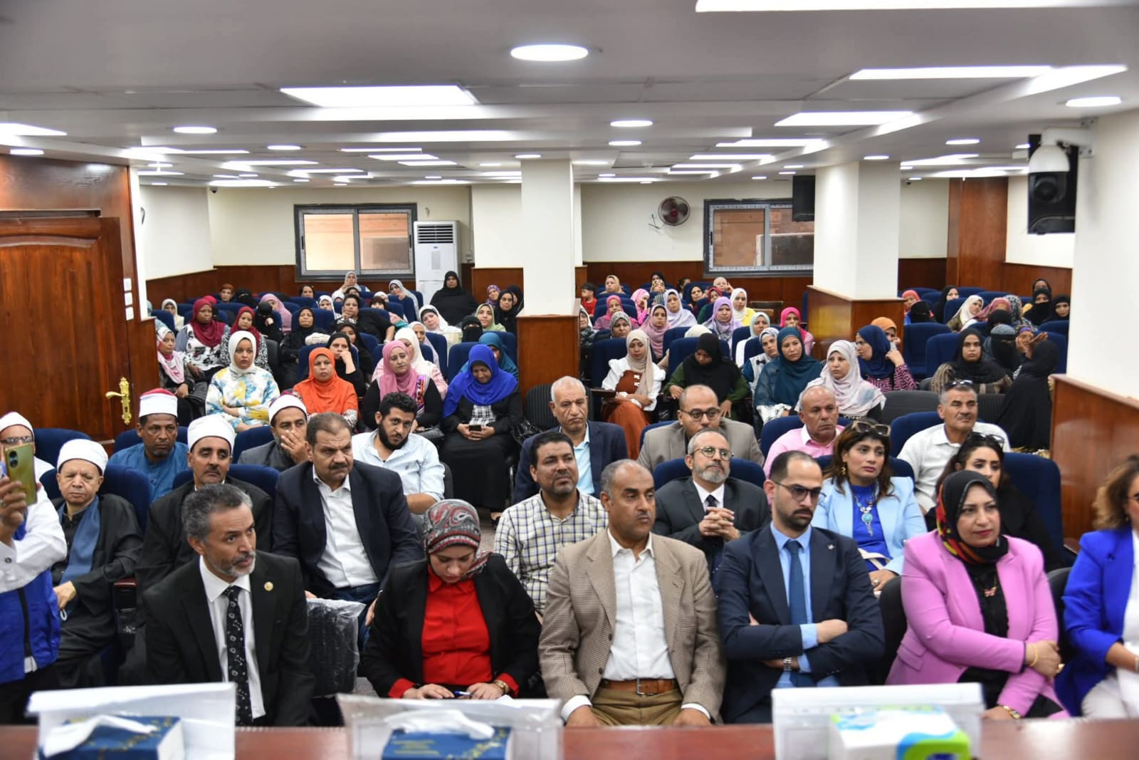نائب وزير الصحة والسكان تشارك في لقاء مجتمعي   بعنوان تنمية الاسرة المصرية وحقوق اطفالنا