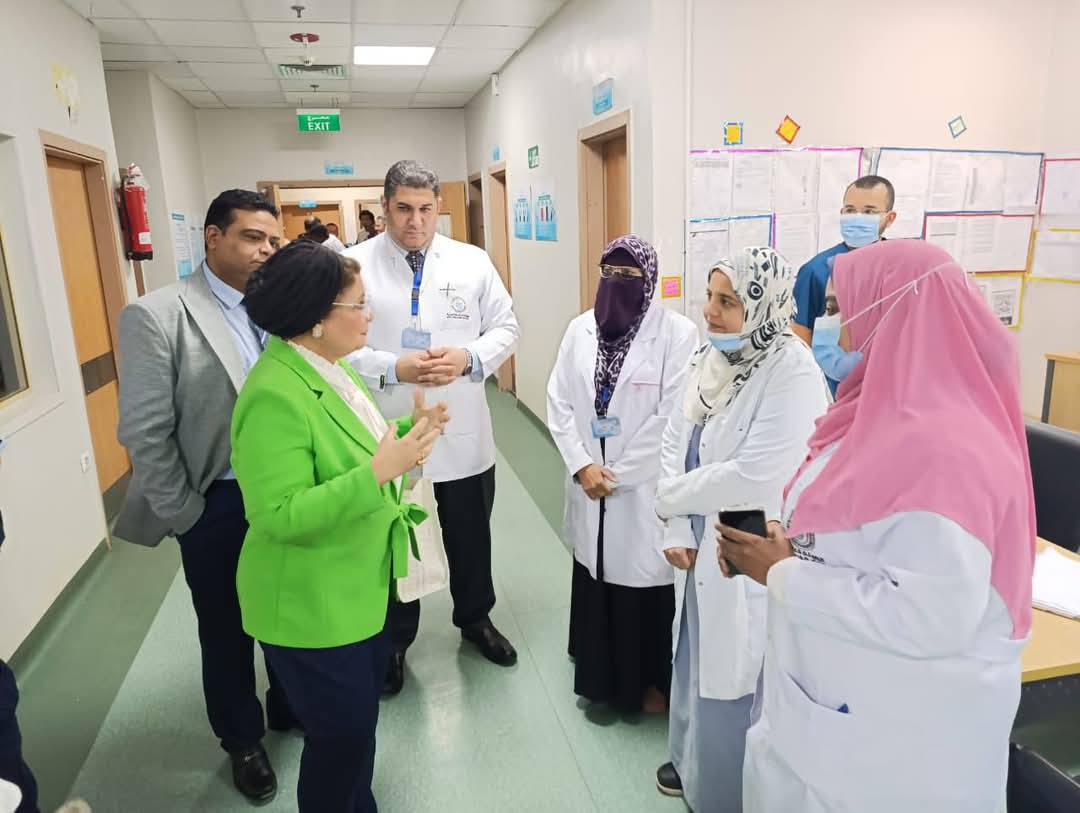 نائب وزير الصحة تتفقد عددًا من المنشآت الصحية بمحافظة أسوان