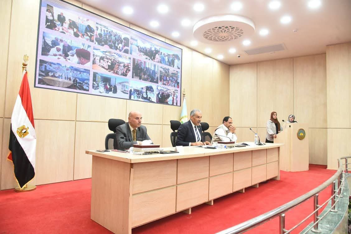 المجلس القومي للسكان بمطروح يناقش تعميم قوافل الخير من خلال اللجنة التنسيقية للسكان